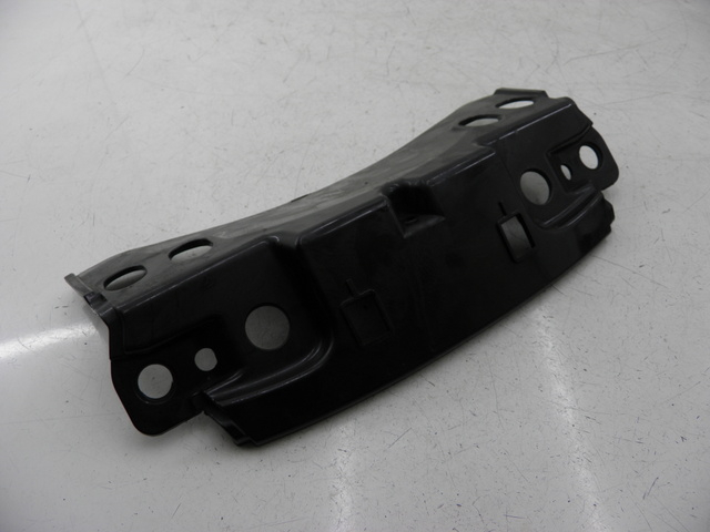 photo de REAR UPPER MIDDLE PANEL PIAGGIO MP3 RL 125 (2008 - 2009) - Zoom on usage condition