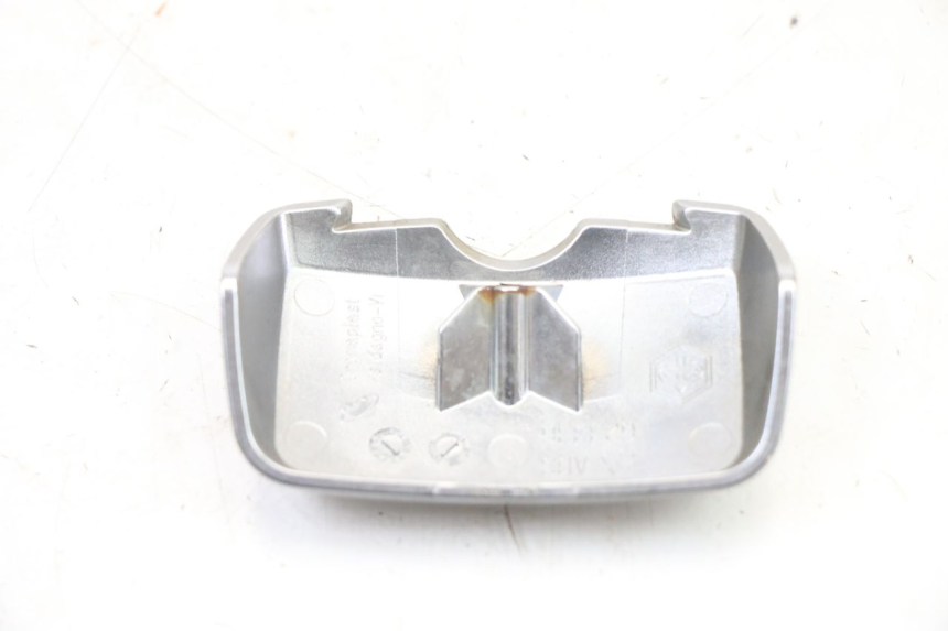 photo de REAR UPPER MIDDLE PANEL PIAGGIO VESPA S 2T 50 (2007 - 2014) - Zoom on usage condition