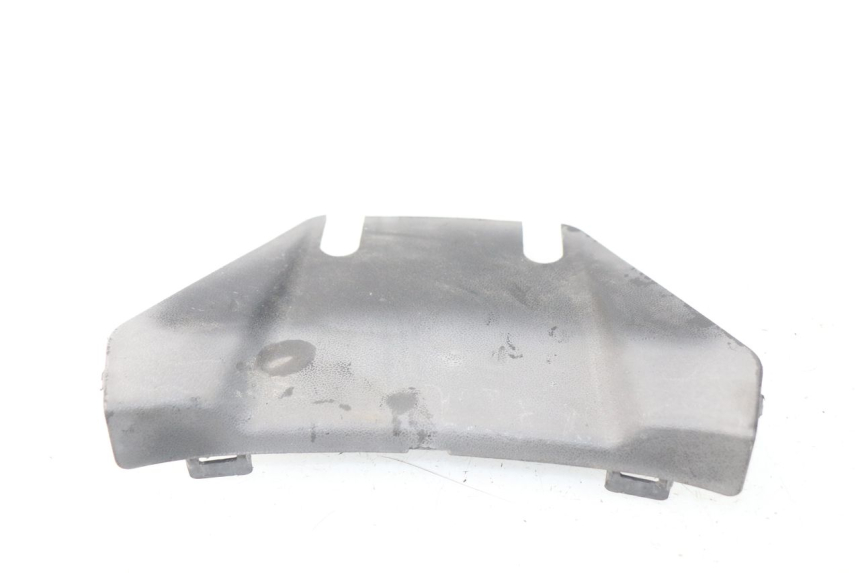 photo de REAR UPPER MIDDLE PANEL DAELIM S3 125 (2010 - 2017) - Alternative perspective