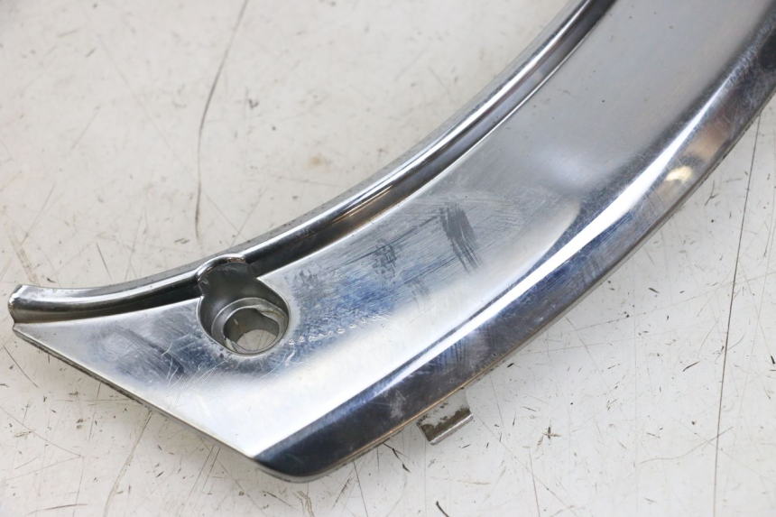 photo de UPPER REAR FAIRING JUNCTION PEUGEOT SATELIS 125 (2006 - 2009) - Zoom on usage condition