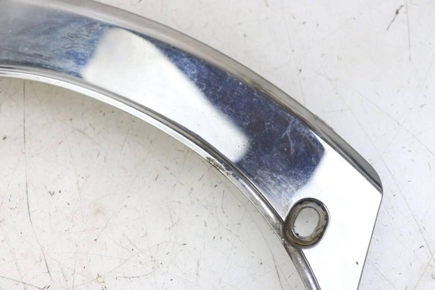 photo de REAR UPPER MIDDLE PANEL PEUGEOT SATELIS 125 (2013 - 2018) - Zoom on usage condition