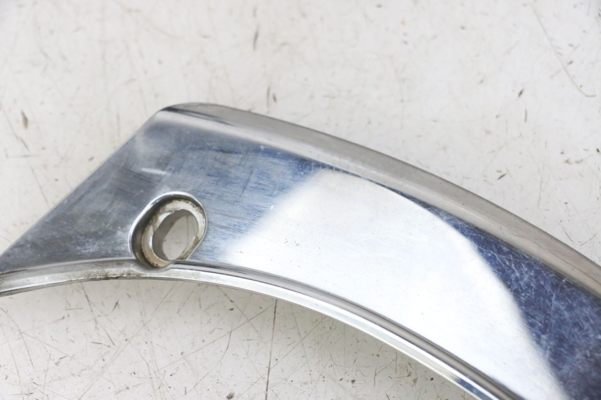 photo de REAR UPPER MIDDLE PANEL PEUGEOT SATELIS 125 (2013 - 2018) - Alternative perspective