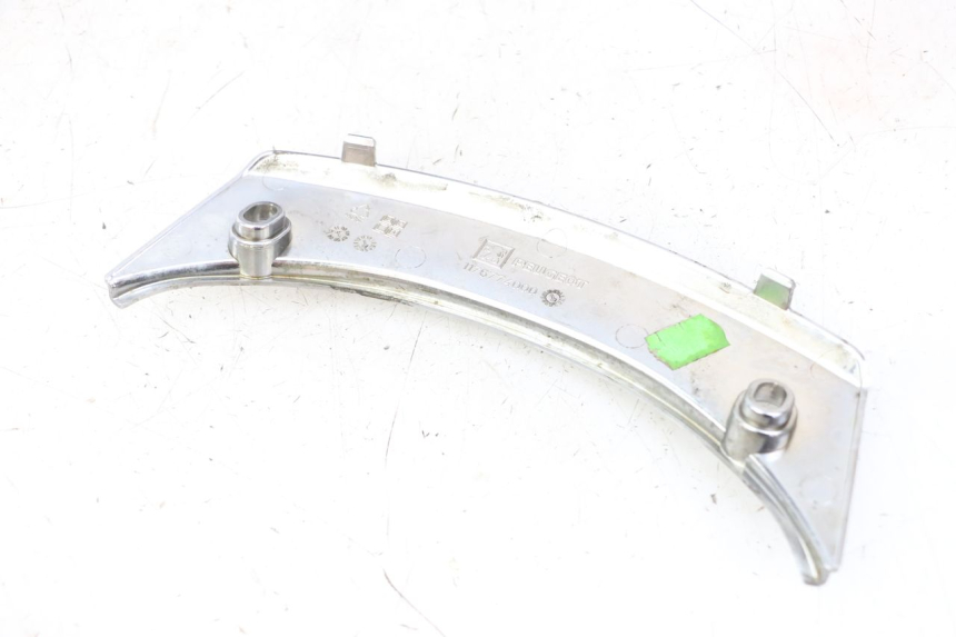 photo de REAR UPPER MIDDLE PANEL PEUGEOT SATELIS 125 (2013 - 2018) - Product overview