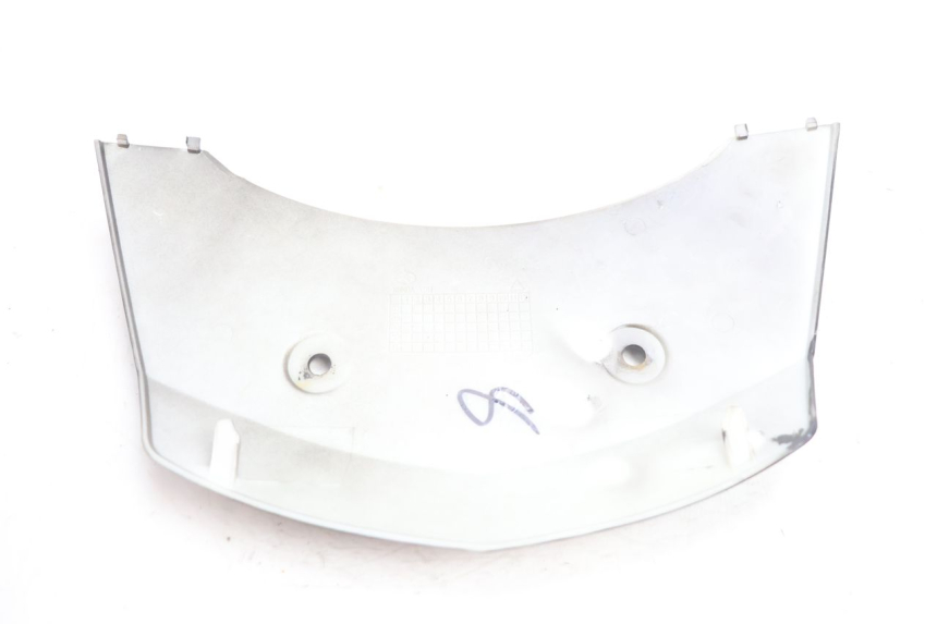 photo de REAR UPPER MIDDLE PANEL RAZZO STEED 125 (2012 - 2018) - Zoom on usage condition