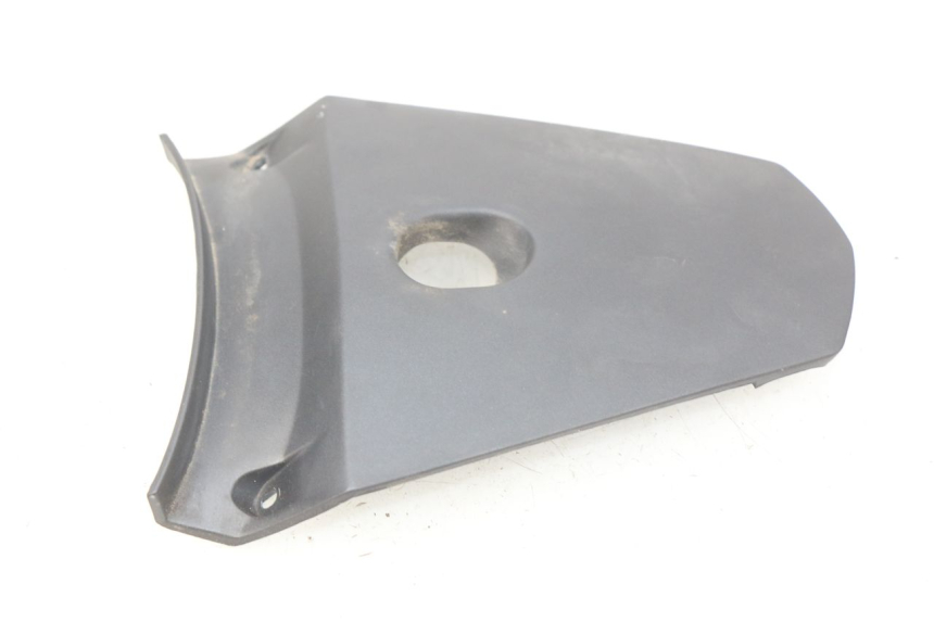 photo de REAR UPPER MIDDLE PANEL KYMCO SUPER 8 4T 50 (2018 - 2020) - Zoom on usage condition