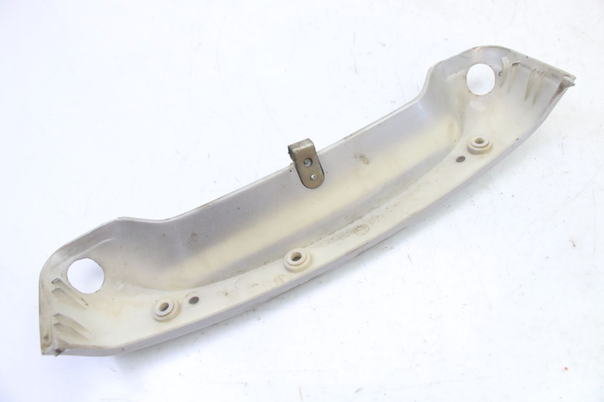 photo de REAR UPPER MIDDLE PANEL PIAGGIO SUPER LX 125 (2000 - 2003) - Technical close-up