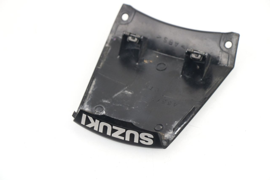 photo de REAR UPPER MIDDLE PANEL SUZUKI SV S 650 (2003 - 2009) - Zoom on usage condition