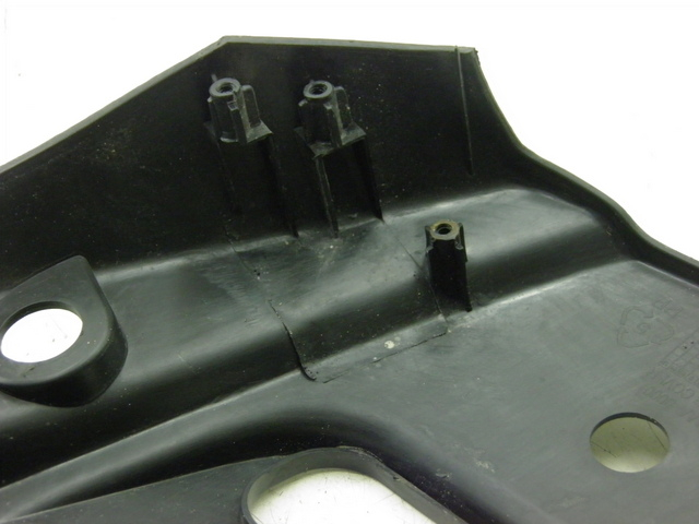 photo de REAR UPPER MIDDLE PANEL SYM ORBIT 2 4T 50 (2008 - 2017) - Alternative perspective