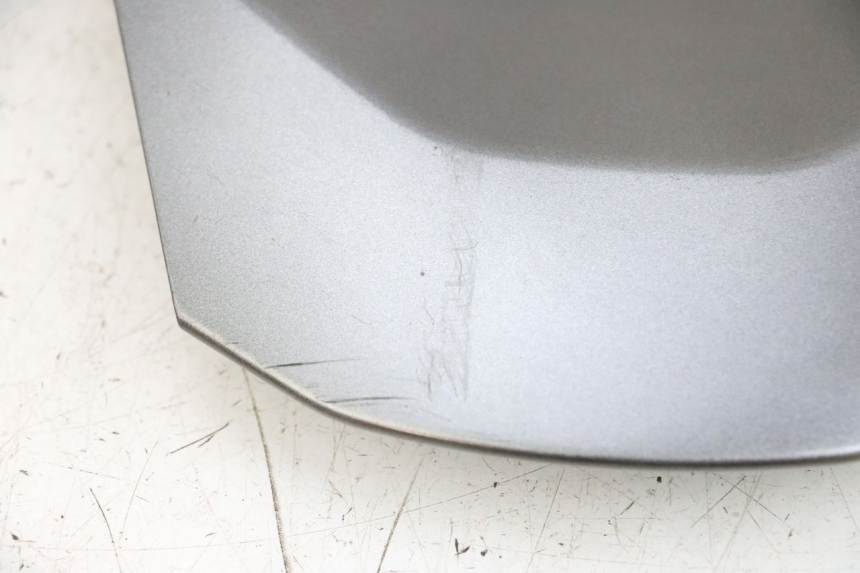 photo de REAR UPPER MIDDLE PANEL YAMAHA TRICITY 300 (2020 - 2024) - Alternative perspective