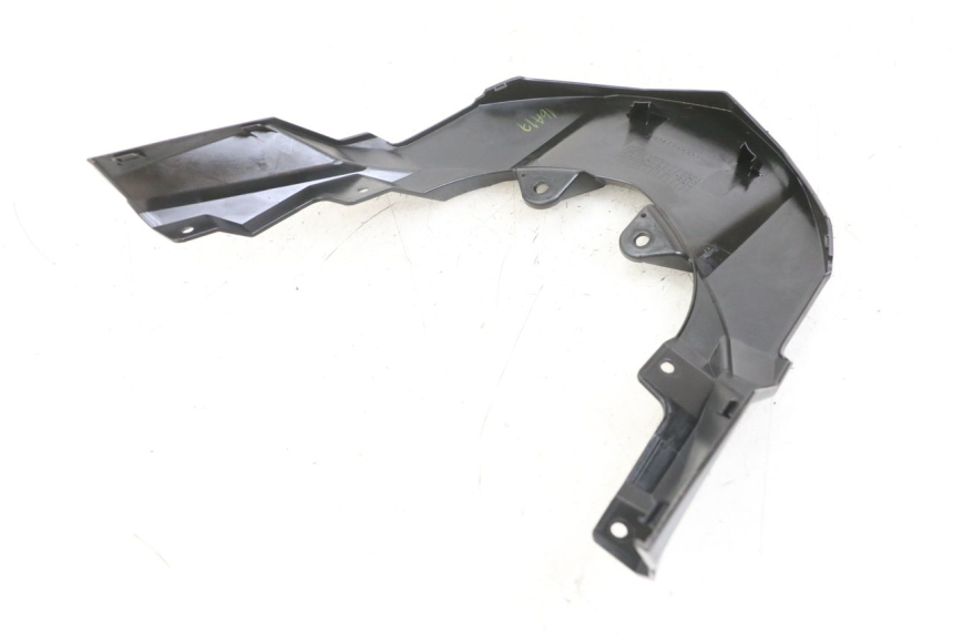 photo de UPPER REAR FAIRING JUNCTION KAWASAKI VERSYS ABS 650 (2015 - 2018) - Technical close-up