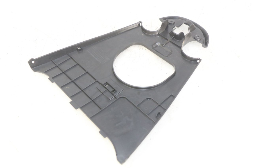 photo de UPPER REAR FAIRING JUNCTION HONDA VISION NSC R 50 (2013 - 2015) - Zoom on usage condition