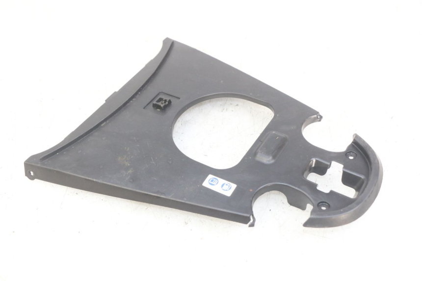 photo de UPPER REAR FAIRING JUNCTION HONDA VISION NSC R 50 (2013 - 2015) - Technical close-up