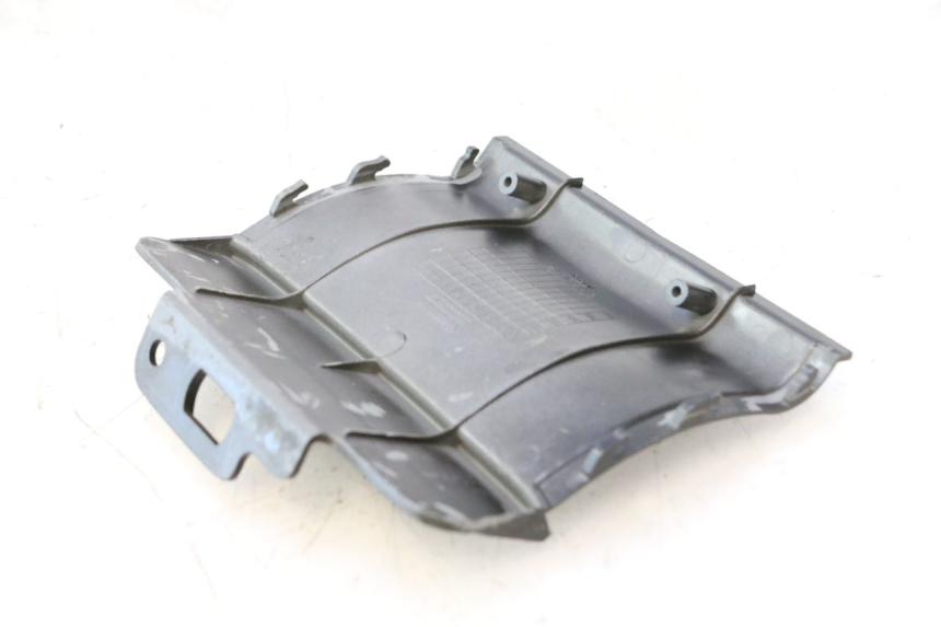 photo de REAR UPPER MIDDLE PANEL DAELIM VJ ROADWIN 125 (2004 - 2007) - Product overview