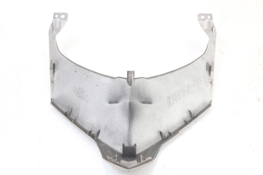 photo de UPPER REAR FAIRING JUNCTION YAMAHA XMAX X-MAX ABS 125 (2017 - 2020) - Technical close-up