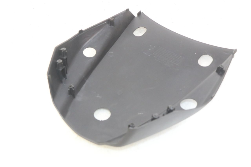 photo de UPPER REAR FAIRING JUNCTION SYM X-PRO 4T 50 (2014 - 2021) - Zoom on usage condition