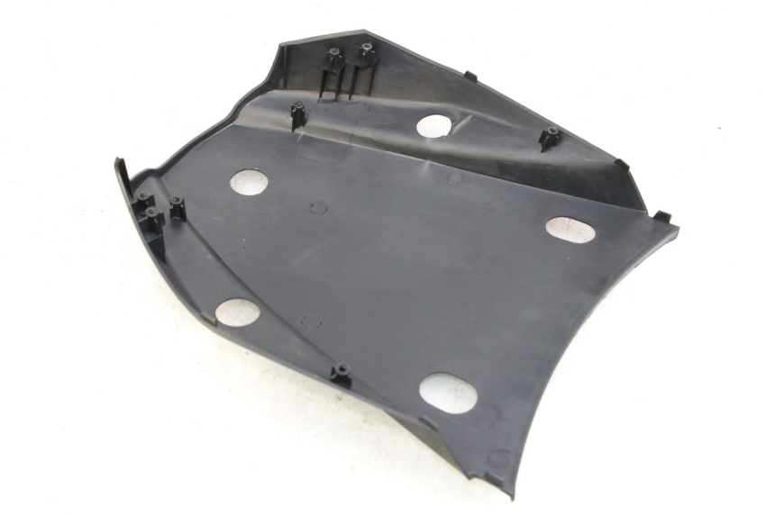 photo de UPPER REAR FAIRING JUNCTION SYM X-PRO 4T 50 (2014 - 2021) - Alternative perspective