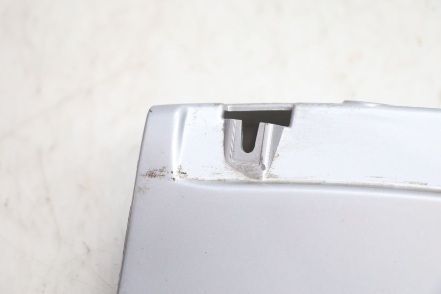 photo de REAR UPPER MIDDLE PANEL PIAGGIO X8 STREET 125 (2006 - 2007) - Technical close-up
