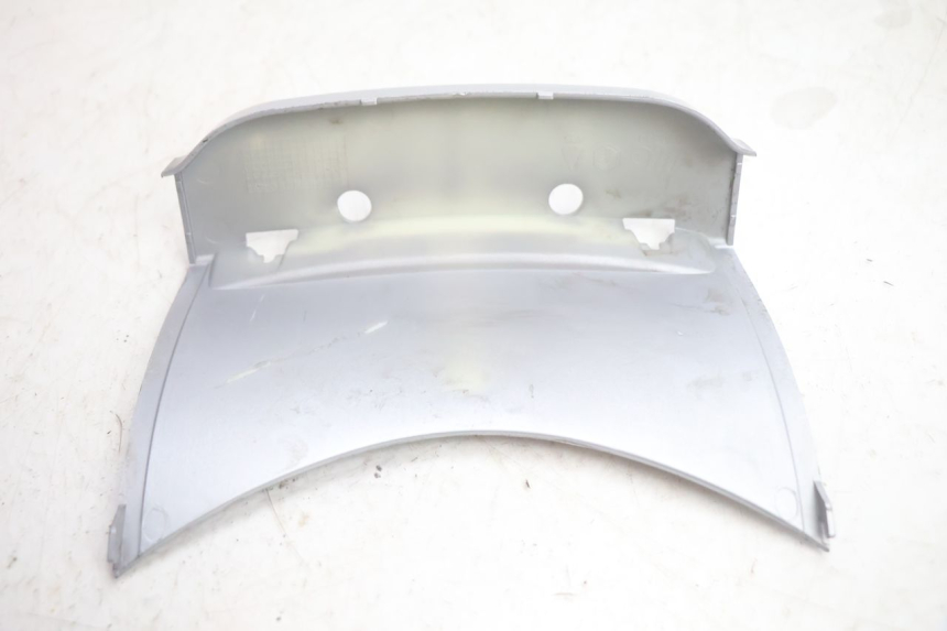 photo de REAR UPPER MIDDLE PANEL PIAGGIO X8 STREET 125 (2006 - 2007) - Fixing points details