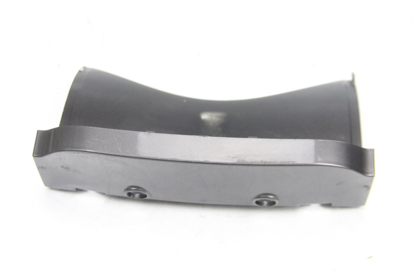 photo de REAR UPPER MIDDLE PANEL PIAGGIO XEVO - X EVO 125 (2007 - 2017) - Technical close-up