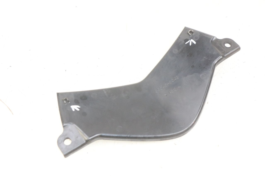 photo de UPPER REAR FAIRING JUNCTION KAWASAKI Z 750 (2007 - 2013) - Zoom on usage condition