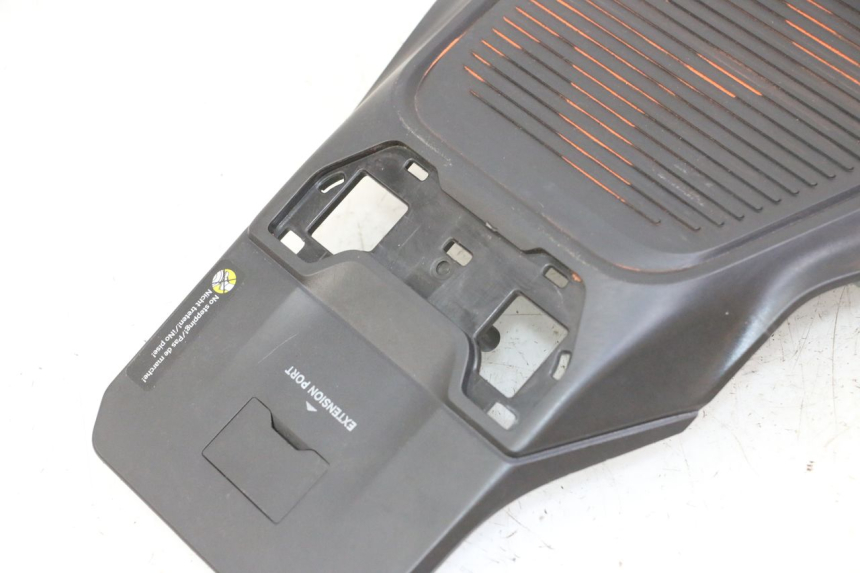 photo de REAR UPPER MIDDLE PANEL SEGWAY NINEBOT ZT3 PRO 1 - Zoom on usage condition