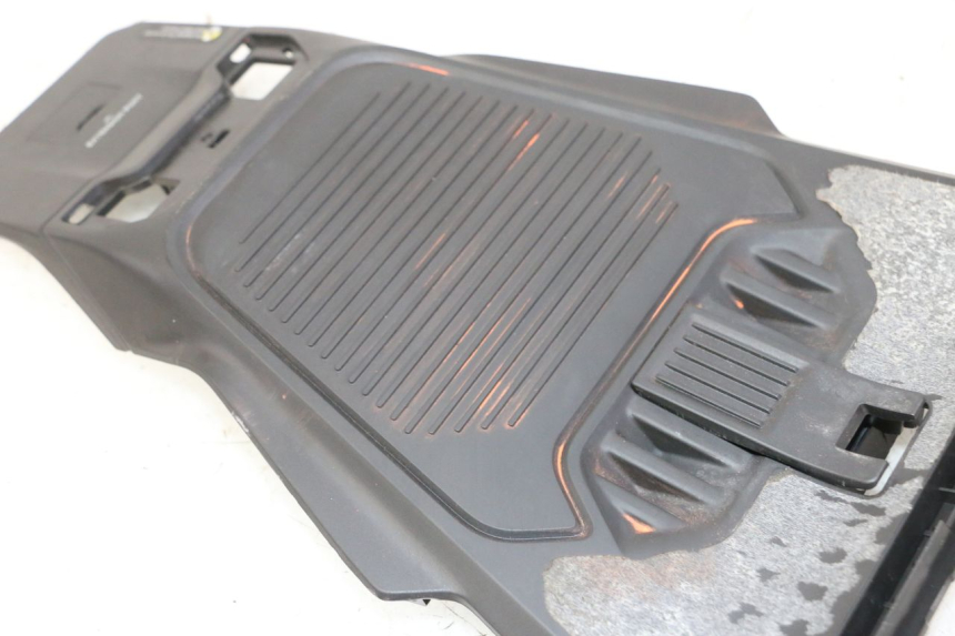 photo de REAR UPPER MIDDLE PANEL SEGWAY NINEBOT ZT3 PRO 1 - Technical close-up