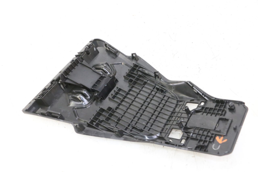 photo de REAR UPPER MIDDLE PANEL SEGWAY NINEBOT ZT3 PRO 1 - Product overview