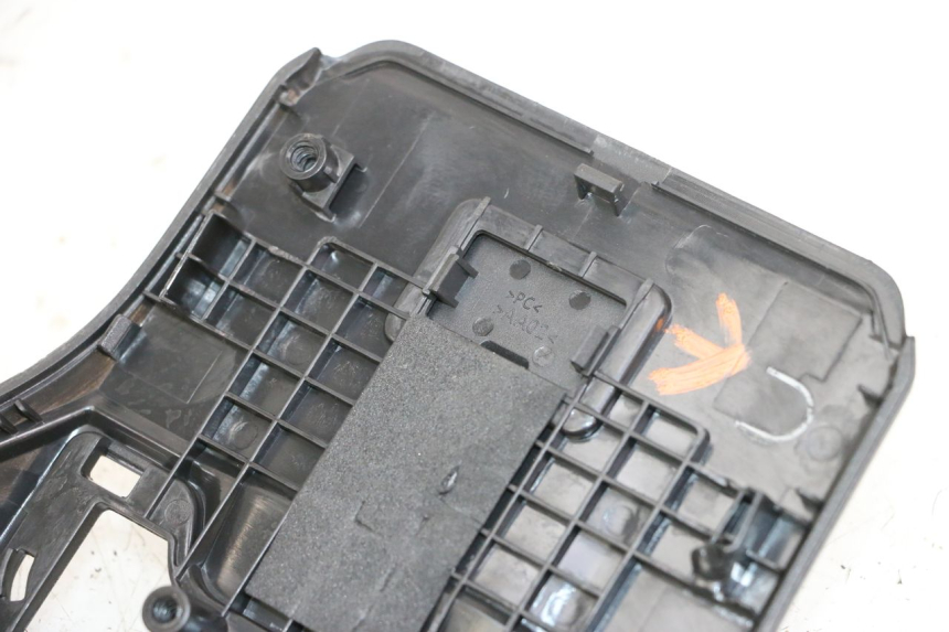 photo de REAR UPPER MIDDLE PANEL SEGWAY NINEBOT ZT3 PRO 1 - Markings and original references