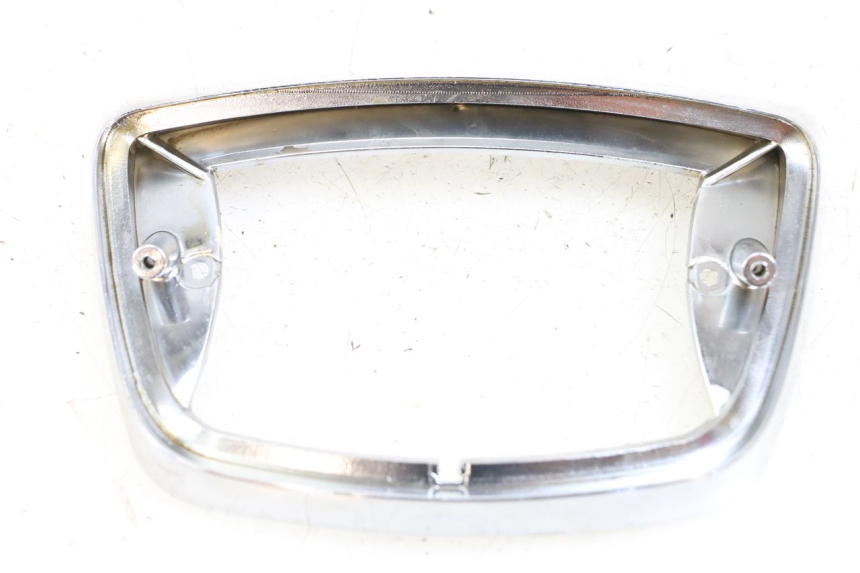 photo de REAR FAIRING JUNCTION PIAGGIO VESPA LX 125 (2005 - 2010) - Component detail