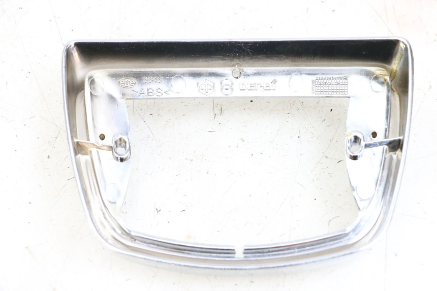 photo de REAR FAIRING JUNCTION PIAGGIO VESPA LX 125 (2005 - 2010) - Zoom on usage condition