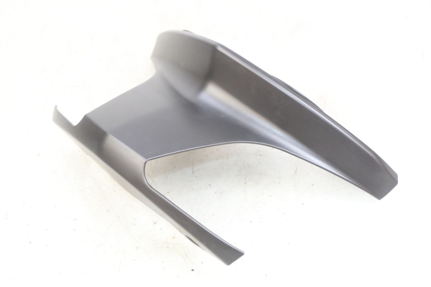 photo de REAR FAIRING JUNCTION YAMAHA X-MAX XMAX 125 (2010 - 2013) - Technical close-up