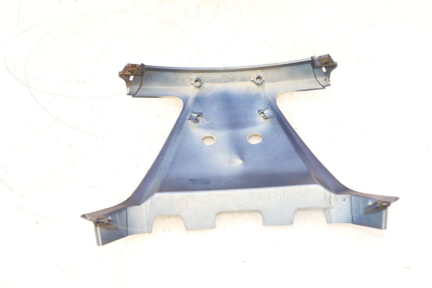 photo de REAR FAIRING JUNCTION YAMAHA XMAX X-MAX 125 (2006 - 2009) - Zoom on usage condition