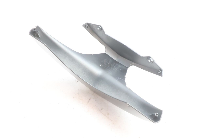 photo de REAR FAIRING JUNCTION YAMAHA X-MAX XMAX 125 (2010 - 2013) - Technical close-up