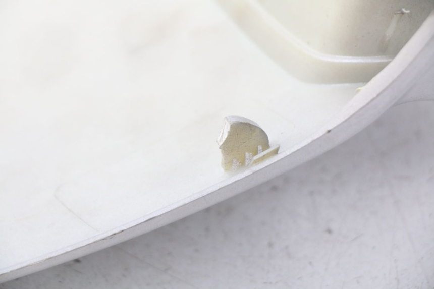 photo de REAR FAIRING JUNCTION PIAGGIO X9 125 (2000 - 2003) - Alternative perspective