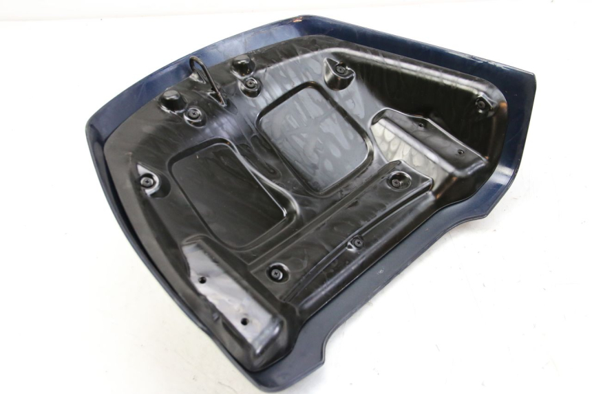 photo de REAR FAIRING JUNCTION PIAGGIO XEVO - X EVO 125 (2007 - 2017) - Technical close-up