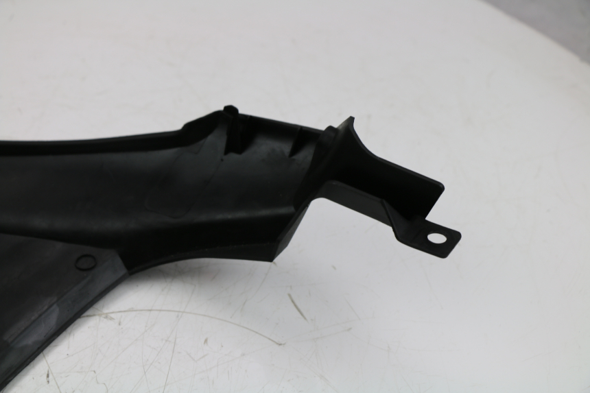 photo de REAR MIDDLE PANEL HONDA XLV VARADERO 125 (2000 - 2006) - Zoom on usage condition