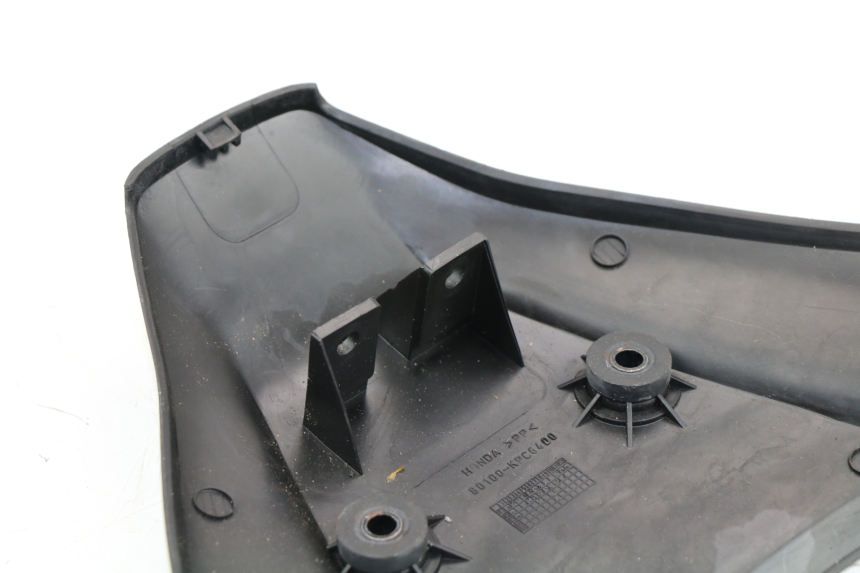 photo de REAR MIDDLE PANEL HONDA XLV VARADERO 125 (2000 - 2006) - Alternative perspective