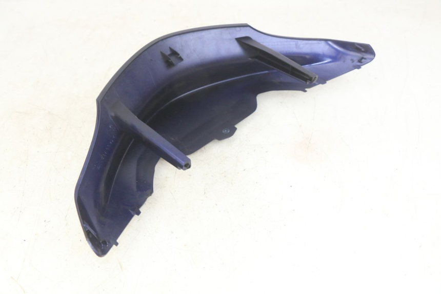 photo de REAR FAIRING JUNCTION YAMAHA YP MAJESTY 400 (2004 - 2008) - Technical close-up