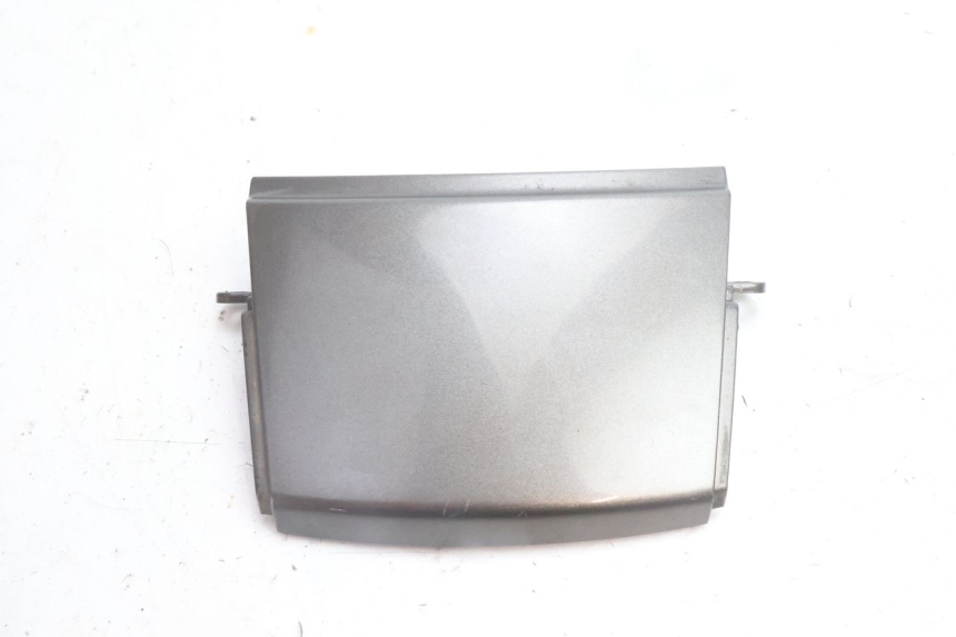 photo de REAR MIDDLE PANEL KAWASAKI ZZR 600 (1995 - 2004) - Alternative perspective
