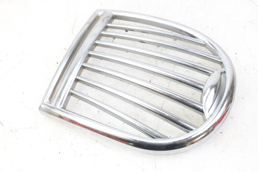 photo de FRONT MIDDLE PANEL DAELIM BESBI 125 (2007 - 2008) - Alternative perspective