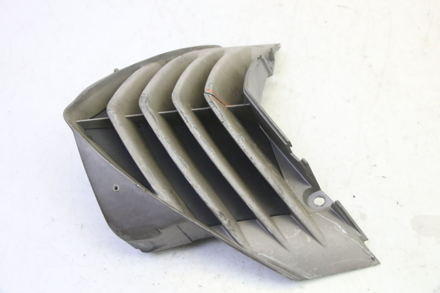 photo de FRONT MIDDLE PANEL PEUGEOT ELYSTAR 50 (2002 - 2014) - Fixing points details