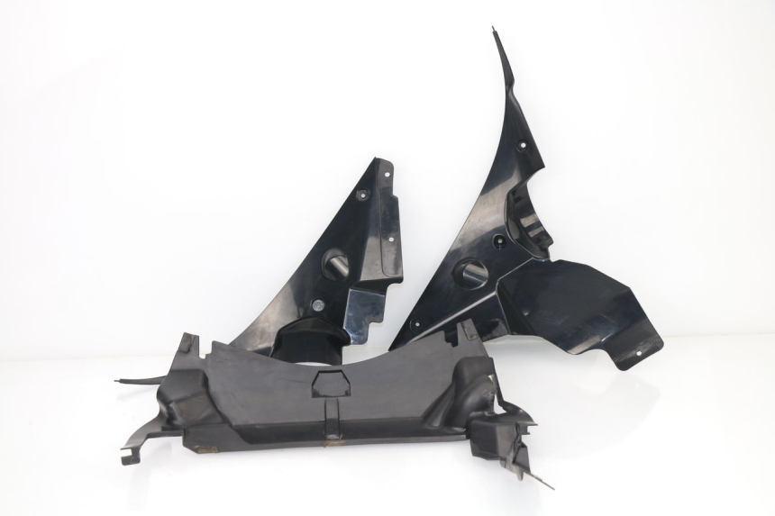 photo de FRONT FAIRING JUNCTION YAMAHA FJR ABS 1300 (2006 - 2012) - Distinctive features