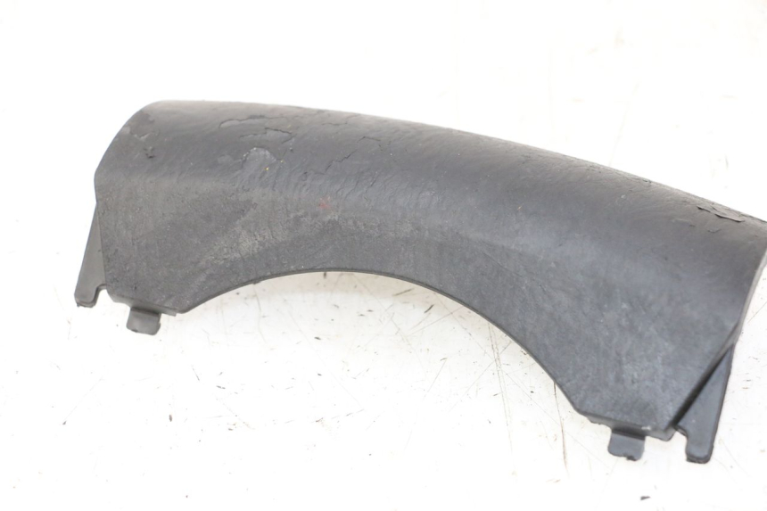 photo de FRONT MIDDLE PANEL HONDA FES S-WING SWING 125 (2007 - 2015) - Component detail