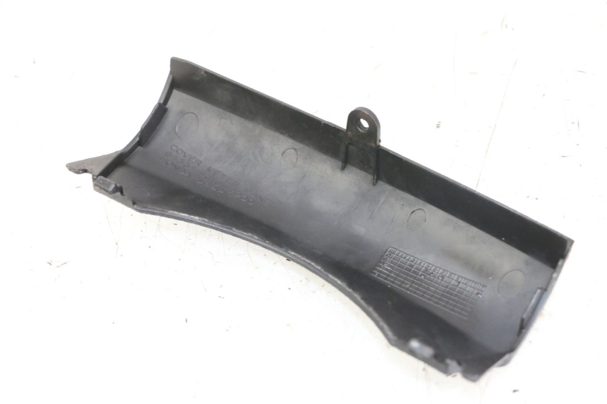 photo de FRONT MIDDLE PANEL HONDA FES S-WING SWING 125 (2007 - 2015) - Zoom on usage condition