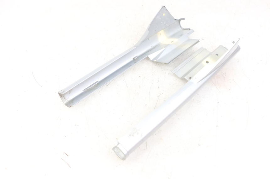 photo de LOWER FRONT FAIRING JUNCTION PEUGEOT 103 VOGUE VS2 50 (2004 - 2017) - Fixing points details