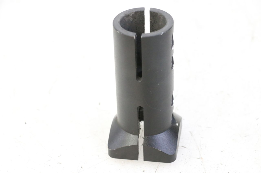 photo de FRONT LOWER FAIRING JOINING PIECE DUALTRON AMINIA 1 - Alternative perspective