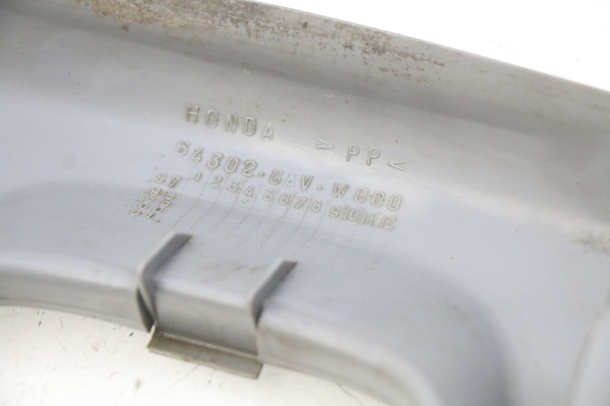 photo de FRONT MIDDLE PANEL HONDA BALI EX 100 (1996 - 2000) - Technical close-up