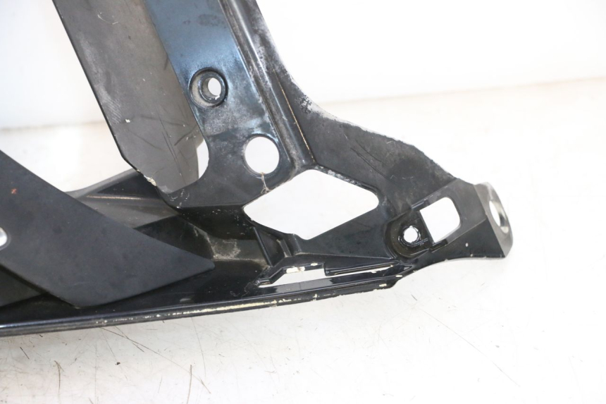 photo de FRONT MIDDLE PANEL PEUGEOT CITYSTAR 125 (2011 - 2017) - Distinctive features