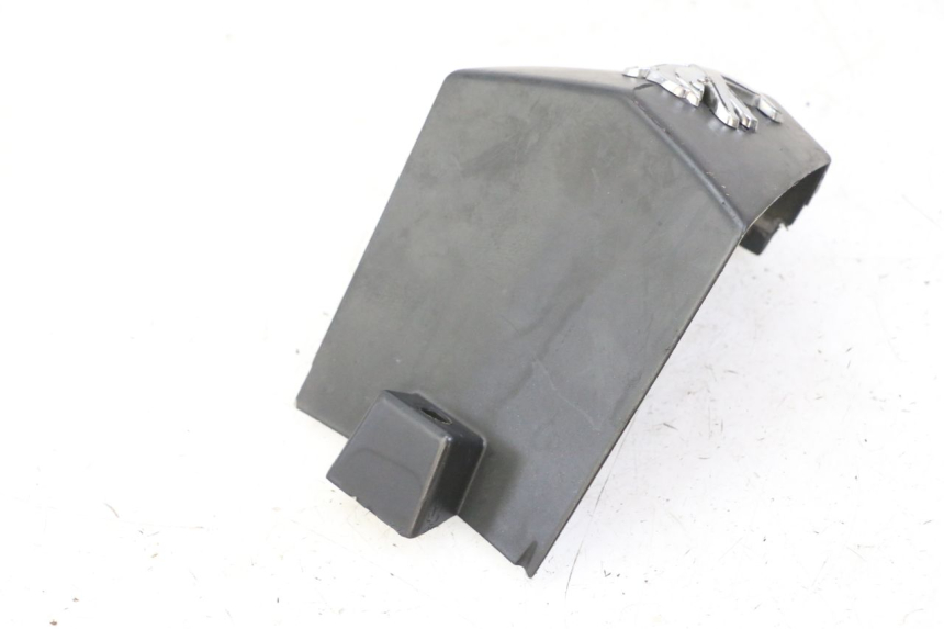 photo de LOWER FRONT FAIRING JUNCTION PEUGEOT CITYSTAR 50 (2013 - 2017) - Technical close-up