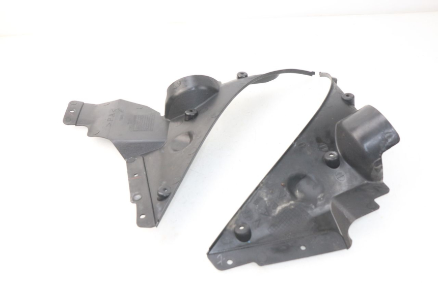 photo de LOWER FRONT FAIRING JUNCTION YAMAHA FJR ABS 1300 (2006 - 2012) - Component detail